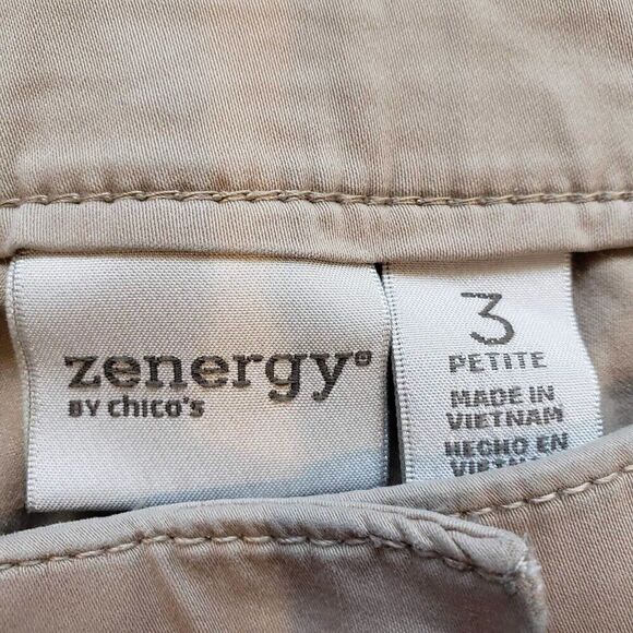 Chicos Zenergy Cargo Cropped Pants Beige High Rise Stretch Capri Size 3 US XL - Picture 7 of 10